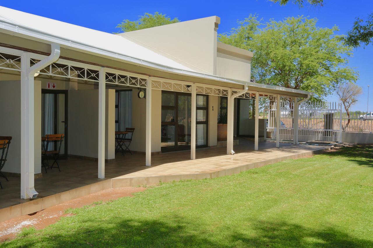 Boutique Guesthouse Mariental Bagian luar foto